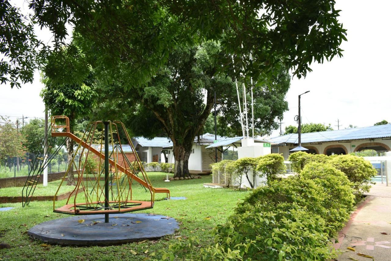 Club Bella Suiza - Carlos Ossa Escobar Marsella  Extérieur photo