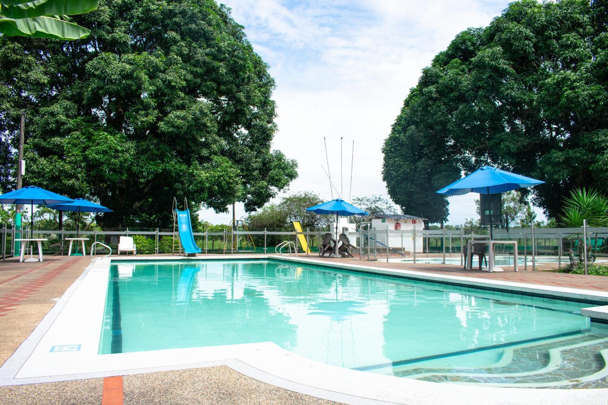 Club Bella Suiza - Carlos Ossa Escobar Marsella  Extérieur photo