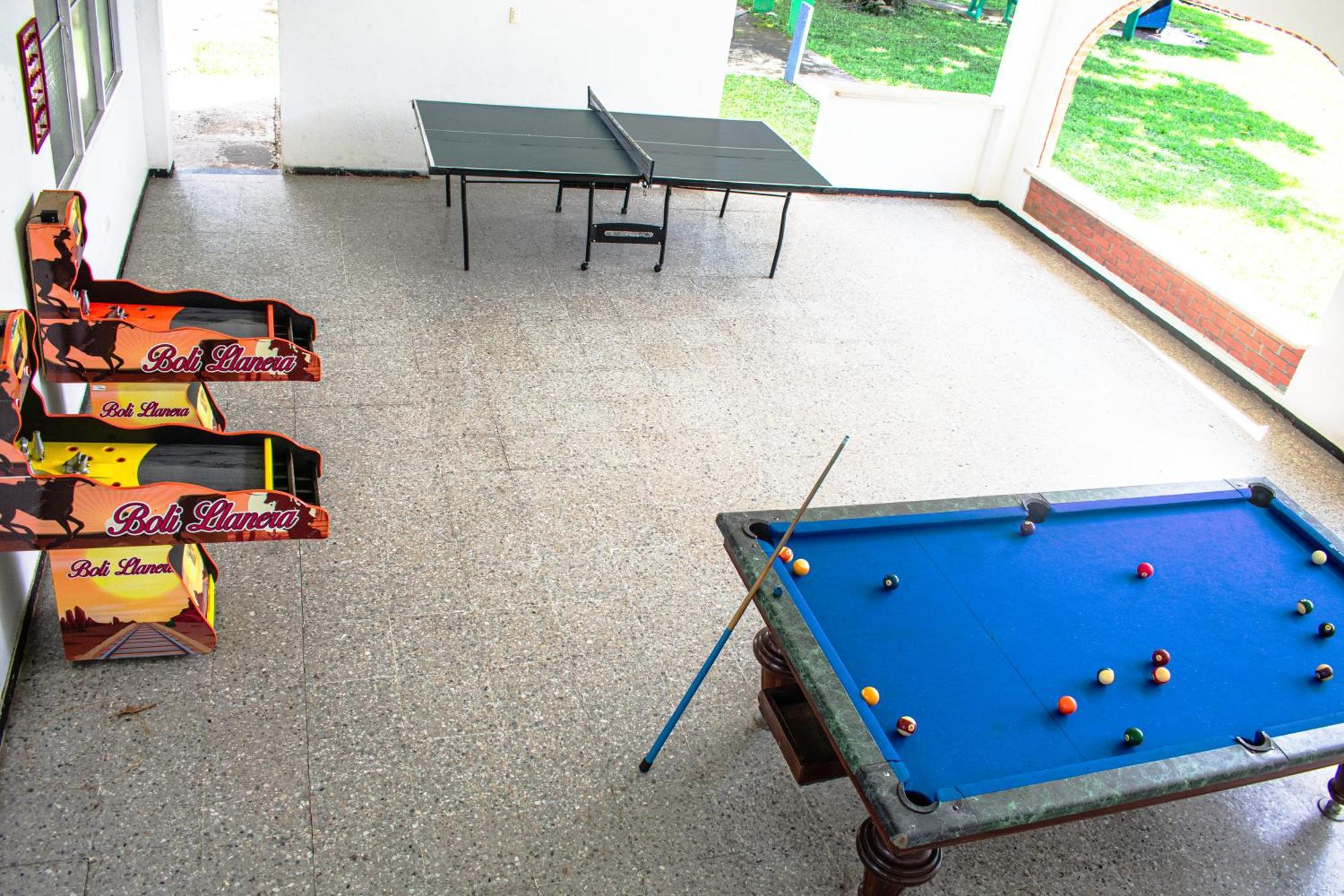 Club Bella Suiza - Carlos Ossa Escobar Marsella  Extérieur photo
