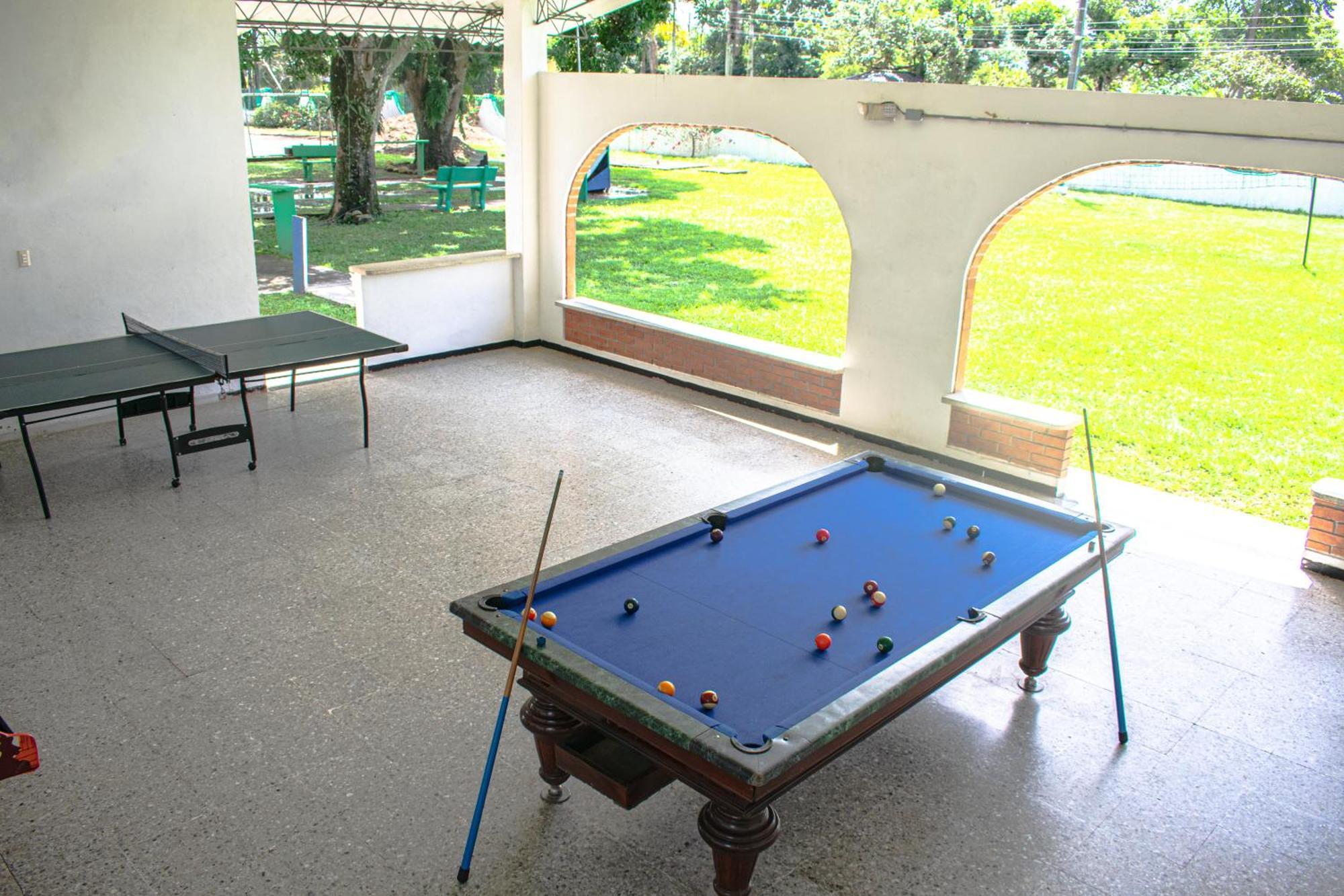 Club Bella Suiza - Carlos Ossa Escobar Marsella  Extérieur photo
