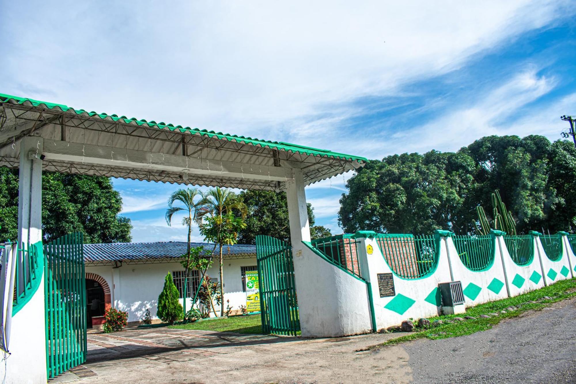 Club Bella Suiza - Carlos Ossa Escobar Marsella  Extérieur photo